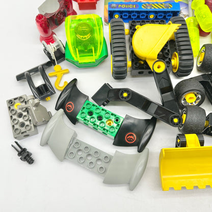 Lego Action Wheelers Misc Pieces Set -Figures Vehicles Tools Instructs Vtg 2909