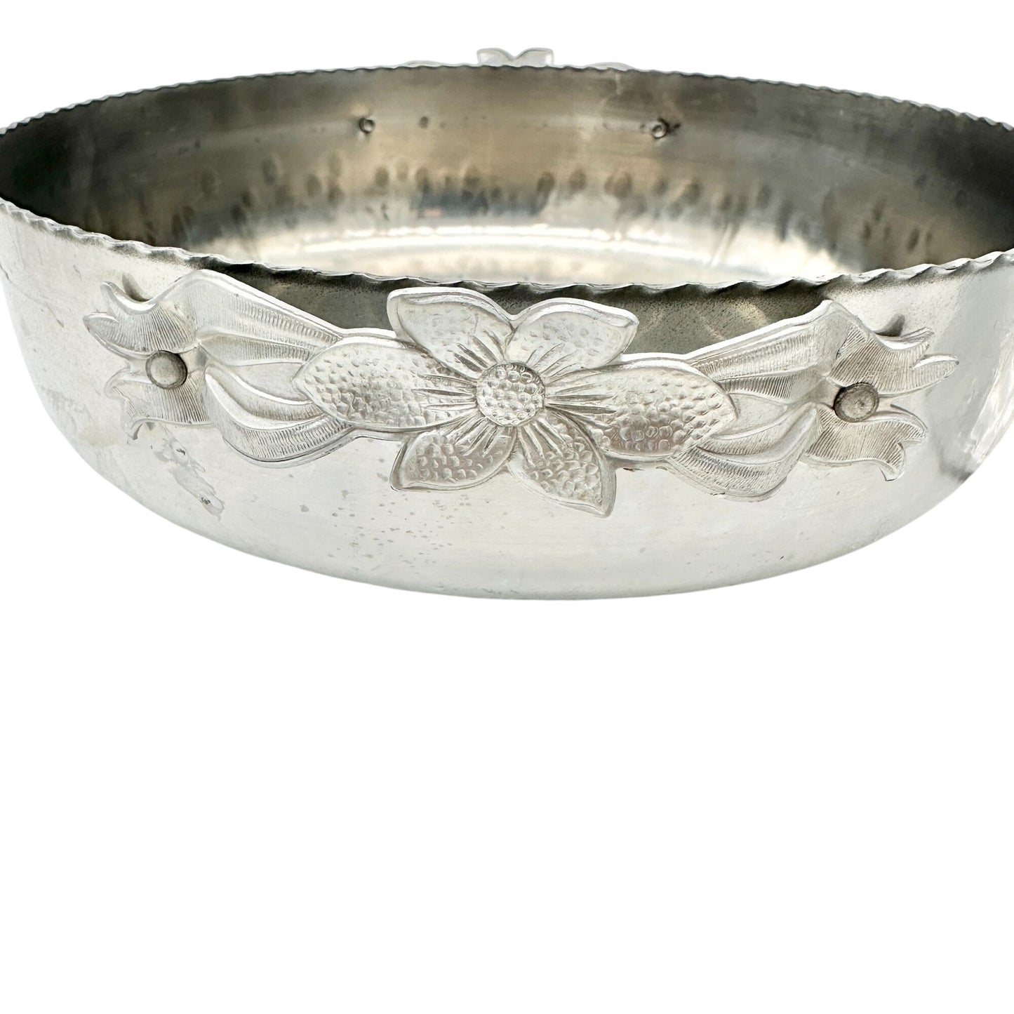 Vintage Covered Dish Hand-Hammered Aluminum Tulip Pattern Lid Handles 8.5 inch