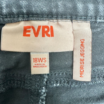 EVRI Jeggings Womens 18WS Mid Rise Black Stretch Denim Plus Size Short w Pockets