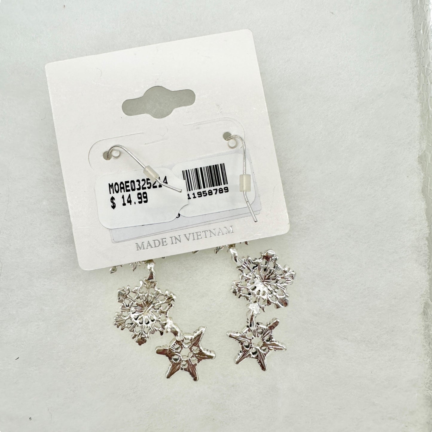 Snowflake Jewelry Set Earrings and Bracelet Icon Collection Silver Tone Winter