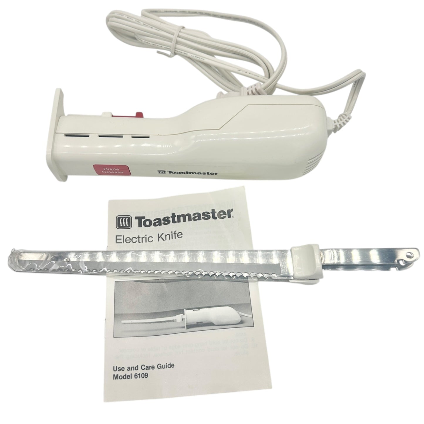 Toastmaster 6109 Electric Carving Knife Stainless Steel Serrated Blade & Manual