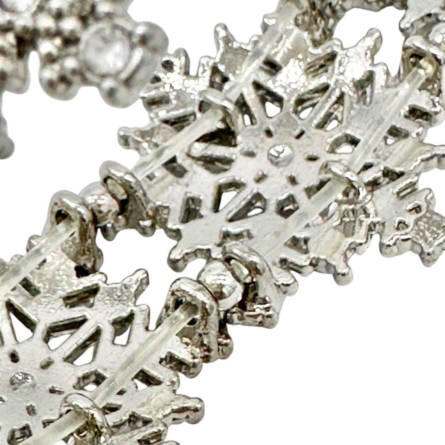 Vintage Inspired Silver Tone Snowflake Stretch Bracelet With Rhinestone Accents