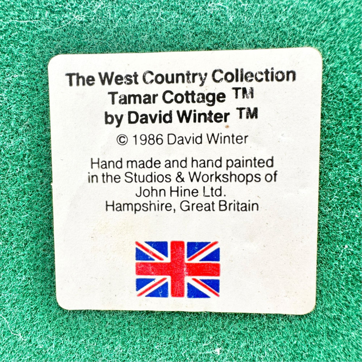 David Winter 1986 Tamar Cottage Handcrafted Hand Painted Collectible  John Hine