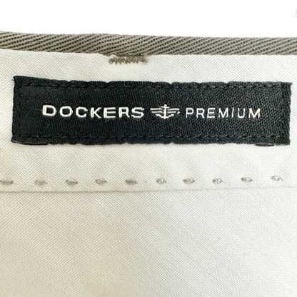 Dockers Premium Mens Relaxed Fit Khaki Pants W38 L34 Flat Front Cotton No Iron