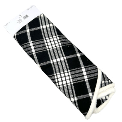 Ashland Holiday Christmas Tree Skirt Black White Plaid with Faux Fur Edge 48”