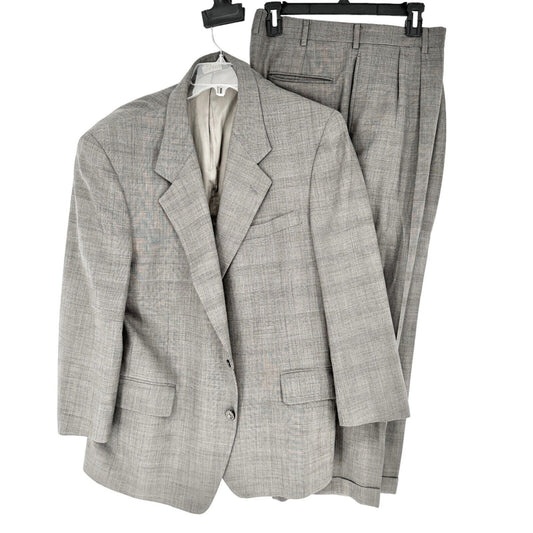 Jos A Banks Traveler's Collection Suit Men's Gray Jacket and Slacks EUC