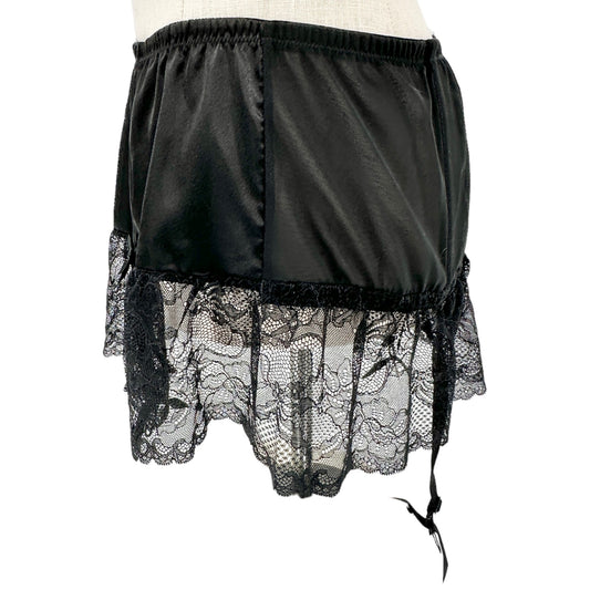 Cacique Plus Size Garter Skirt Black Built-In Stocking Straps 32-35in Waist