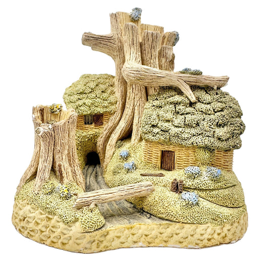David Winter Robin Hoods Hideaway 1987 Collectors Guild Piece No 1 John Hine