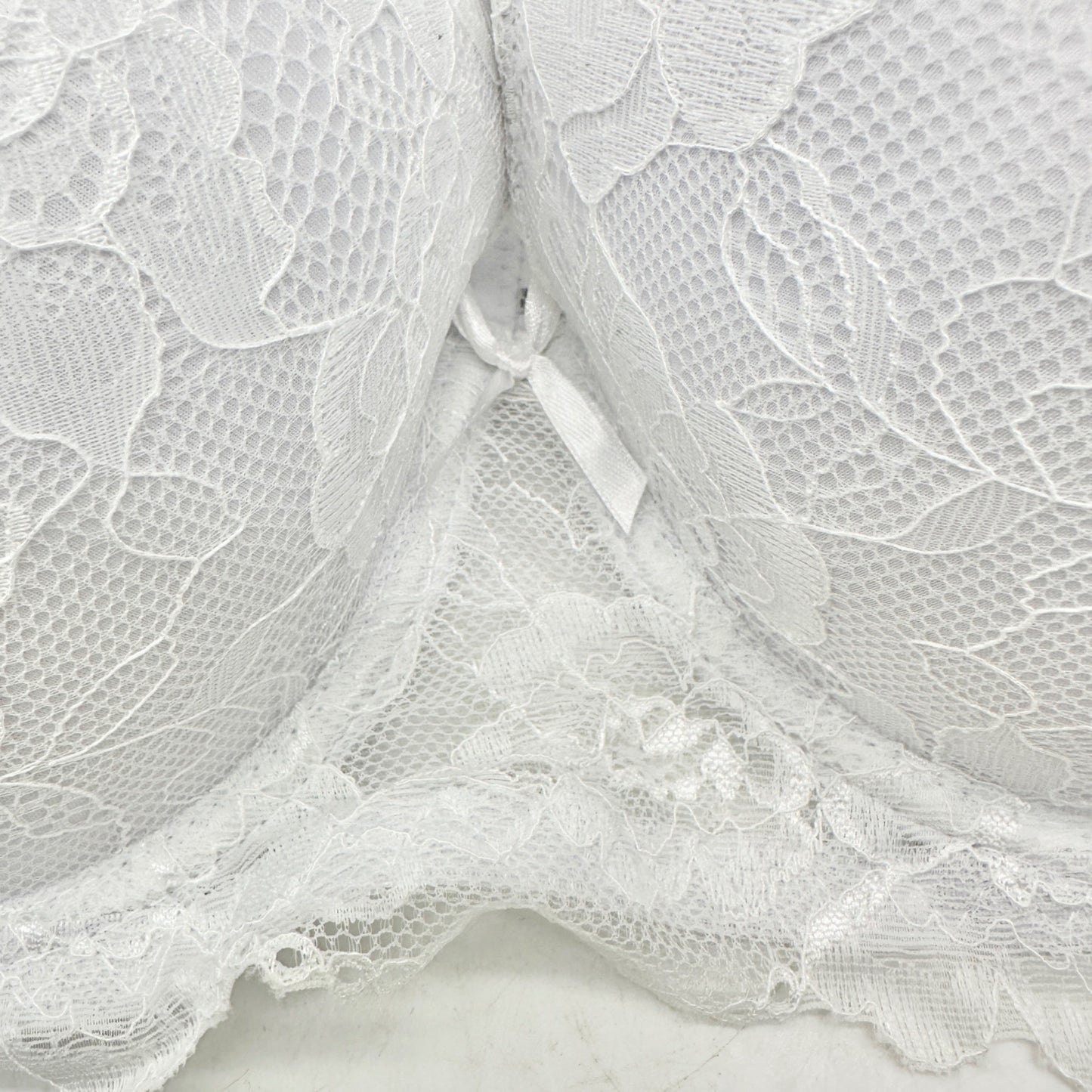 B Luxe Lace Push Up Underwire Bra 38C Padded With Adjustable Straps in White