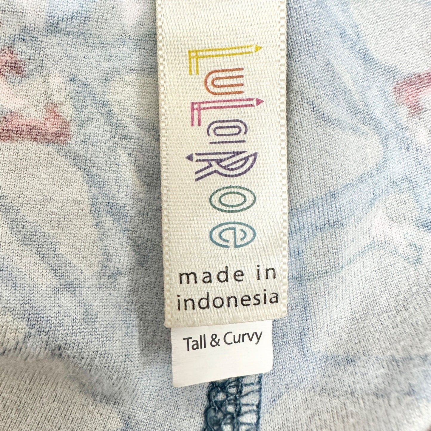 LuLaRoe Leggings Womens Tall and Curvy Blue Multicolor Giraffes Size 12-22 Soft