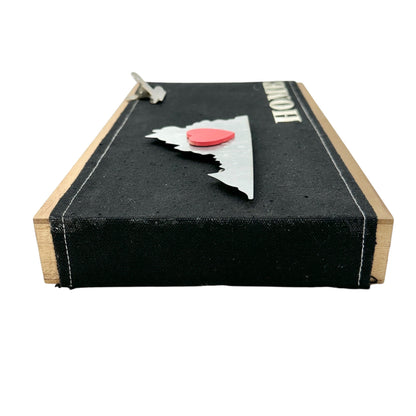 Virginia-Themed Wooden Sign Black Canvas Metal State Cutout Heart Magnet & Clip