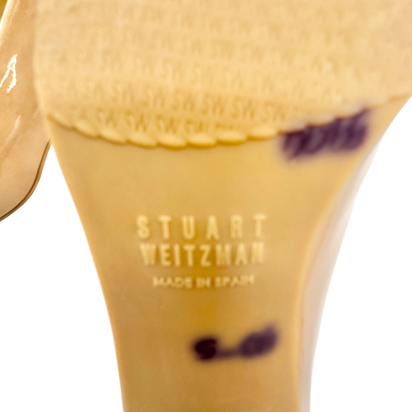Stuart Weitzman Beige Patent Leather Heels Womens 8.5 Spain Made Classy Elegant