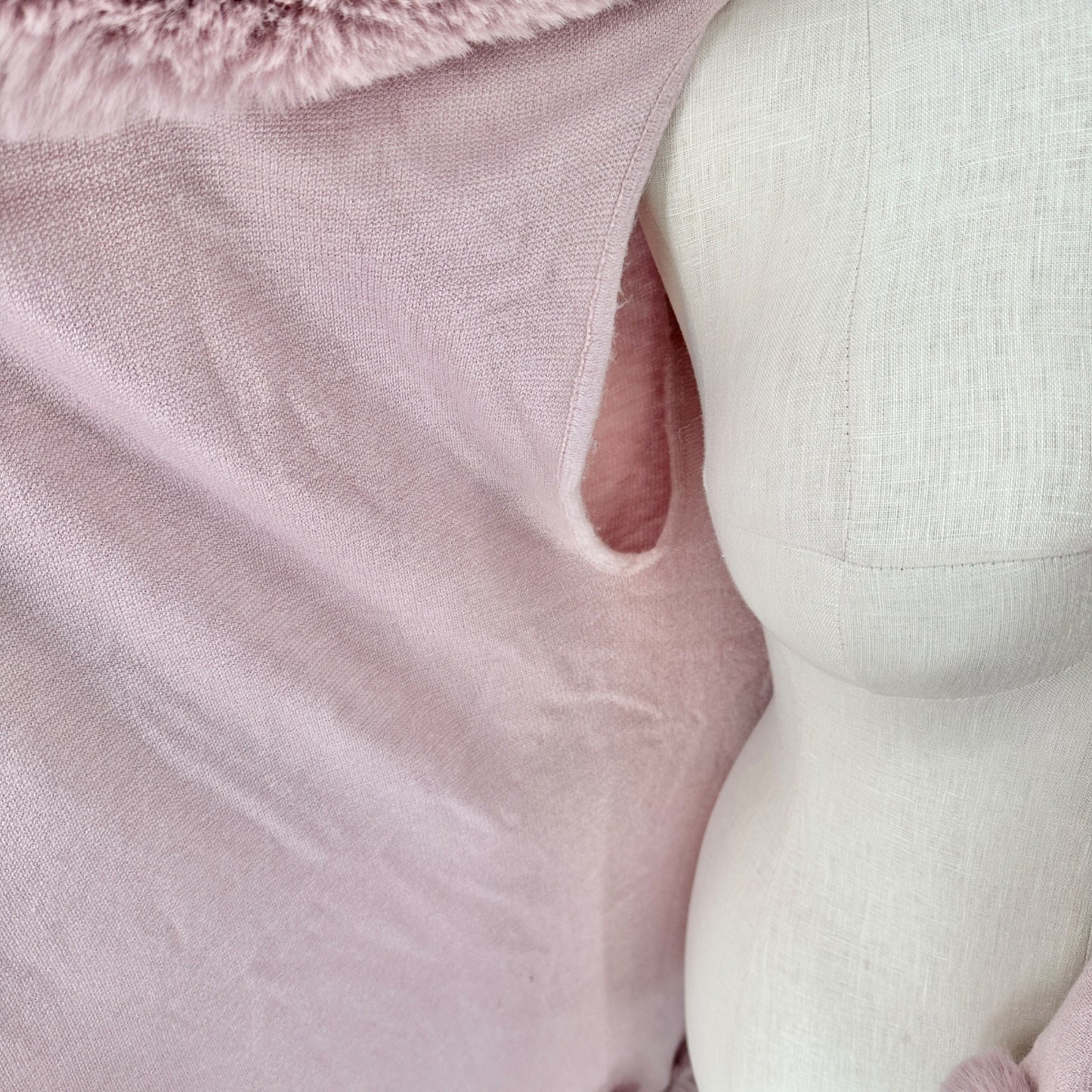 Luxurious Pink Faux Fur Trimmed Shawl Wrap Women One Size Fits Most Viscose