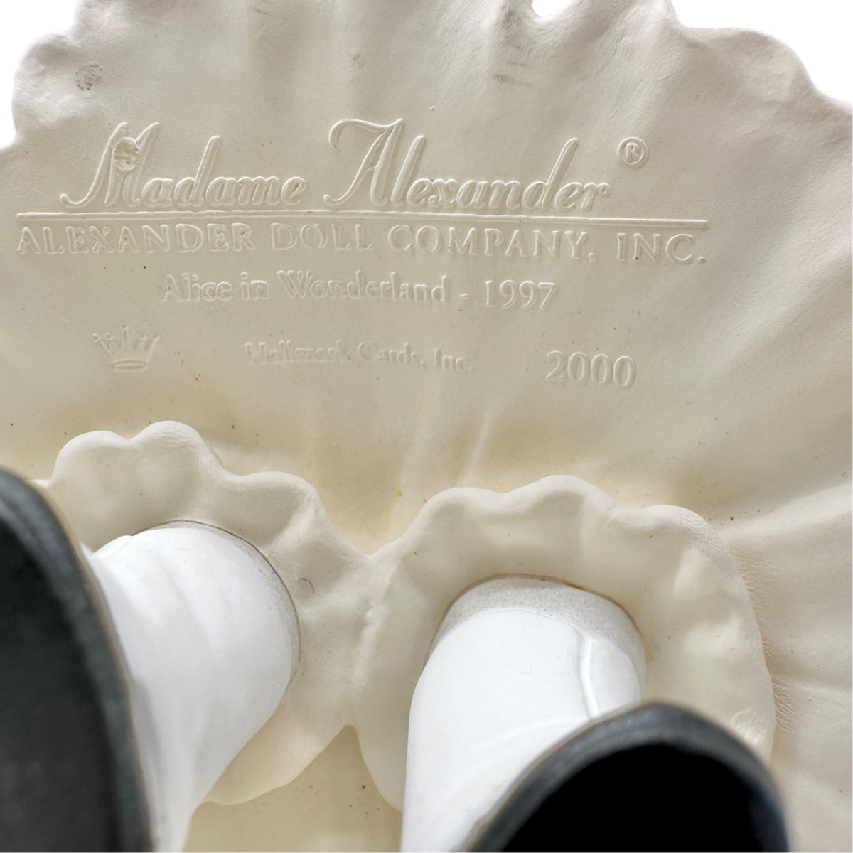 Hallmark Keepsake Ornament Alice In Wonderland Madame Alexander 2000 Handcrafted