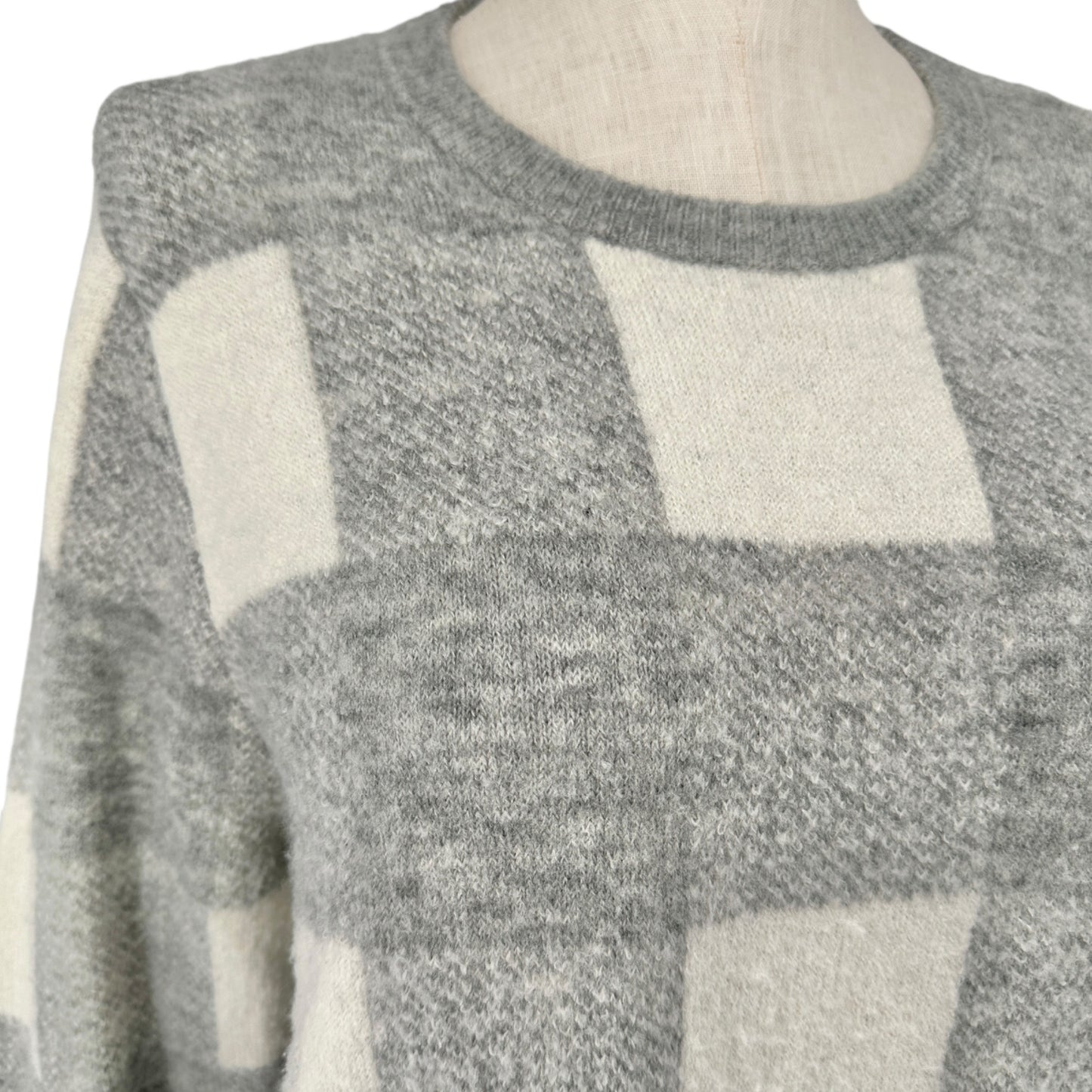 Old Navy Sweater Womens XL Gray White Plaid LS Super Soft Acrylic/Nylon Blend