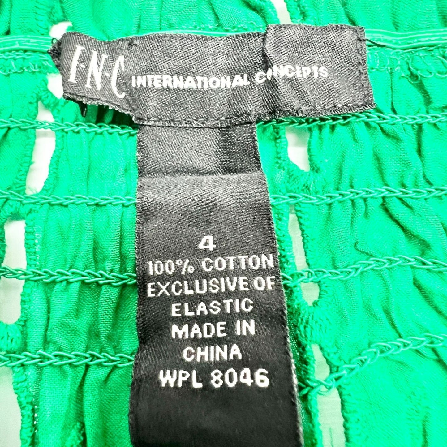 XTRA - INC Macys Size 4 Green Envy Crinkle Top with Eyelets Off Shoulder