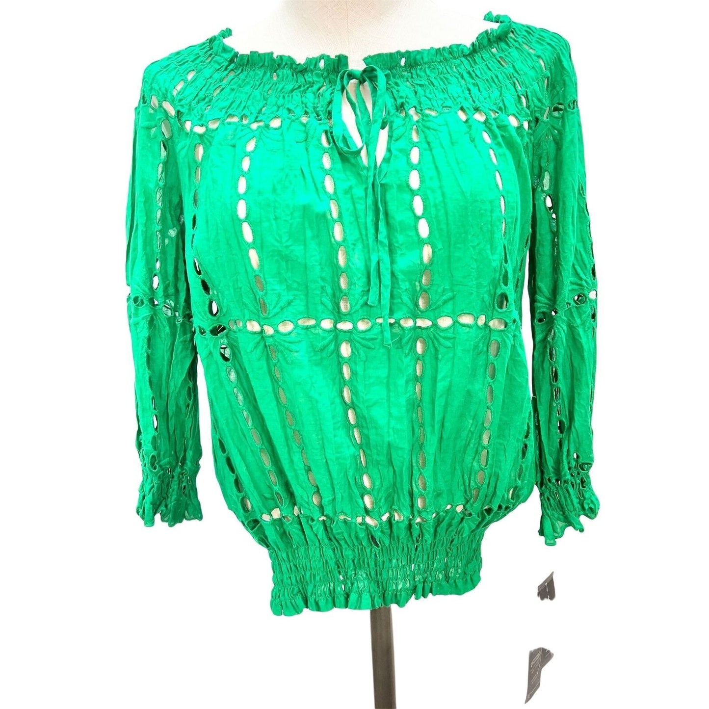 XTRA - INC Macys Size 4 Green Envy Crinkle Top with Eyelets Off Shoulder