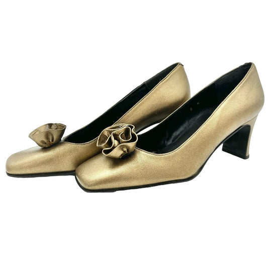 Coup d'etat Pumps 8 Gold 2.5 inch Heel Bow Flower Embellishment