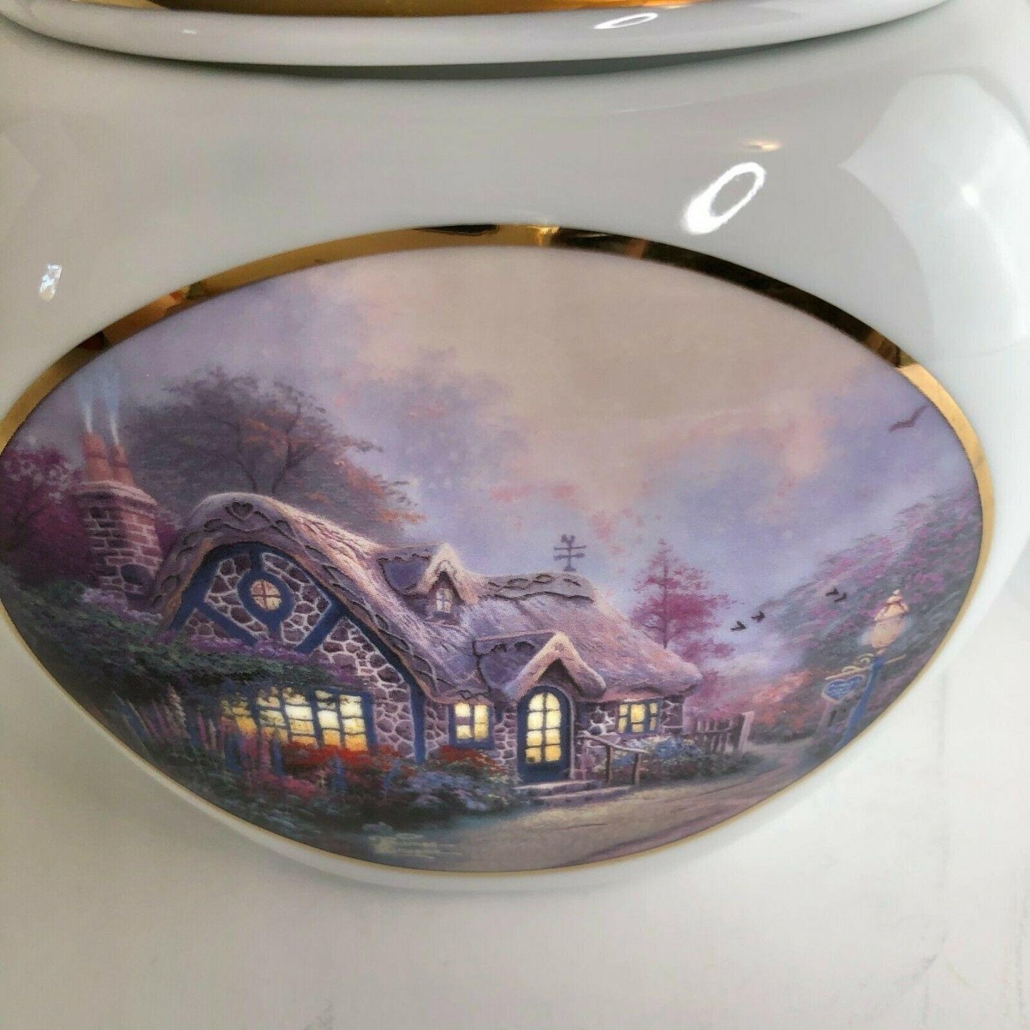 Vintage Thomas Kinkade Candlelight Cottage Teapot TKE-CTG 176941-01