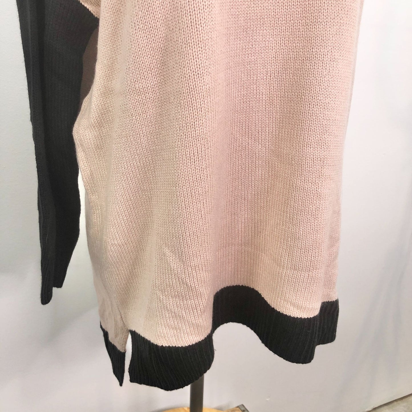 Torrid 2 Blush Colorblock HiLo Tunic Sweater with Black Trim