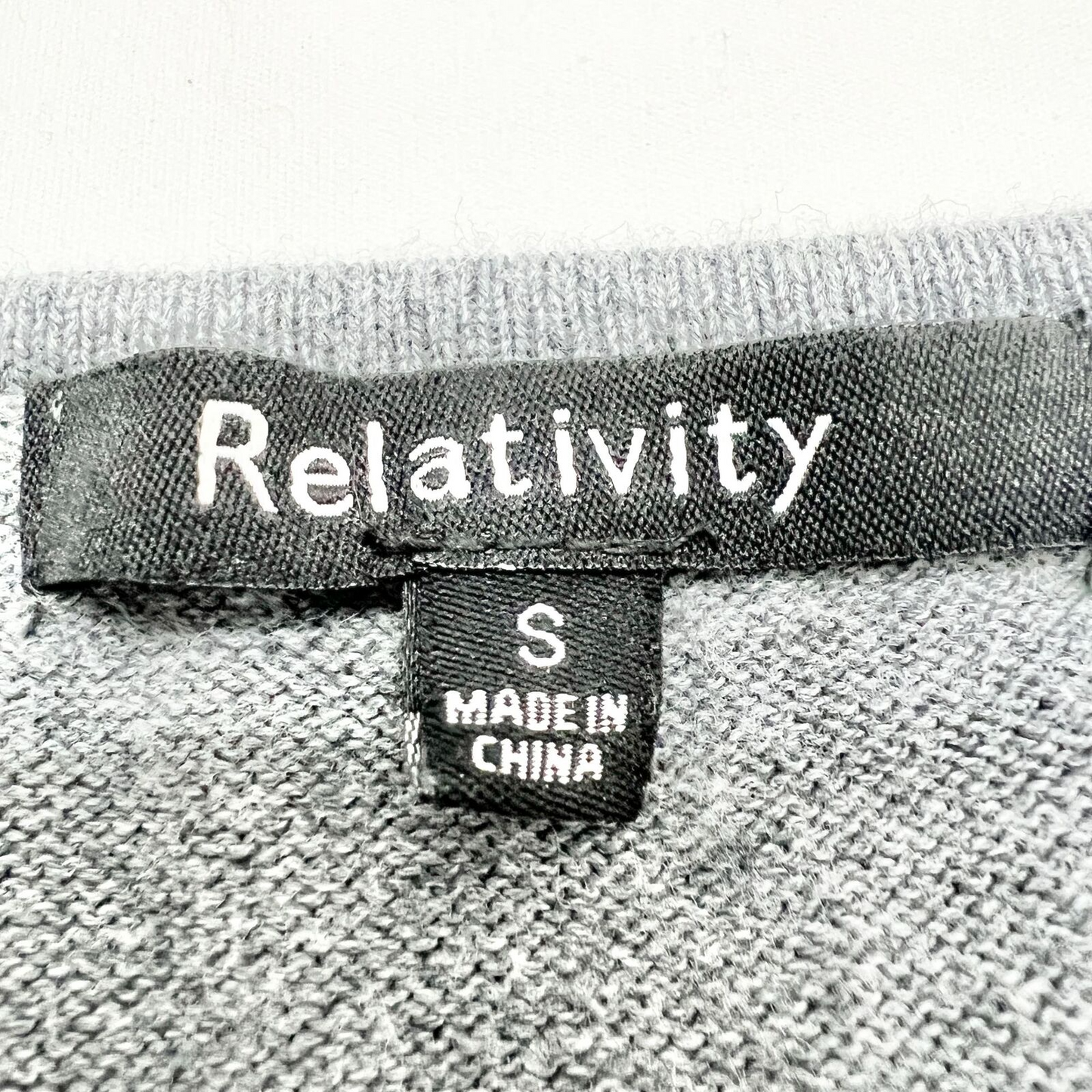 Relativity Sweater Womens Small Gray Long Sleeves