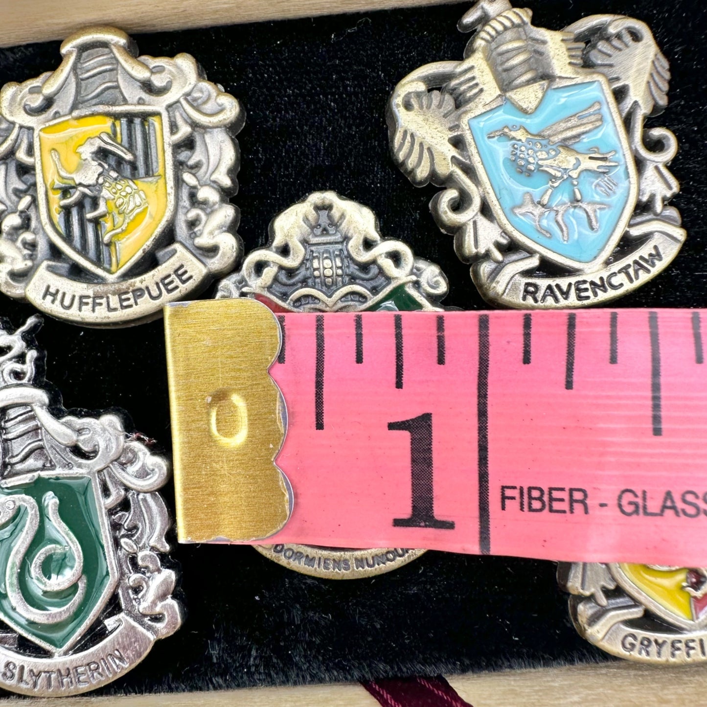 Hogwarts Set of 5 Pins Decorative Wooden Box Velvet Lined NIB