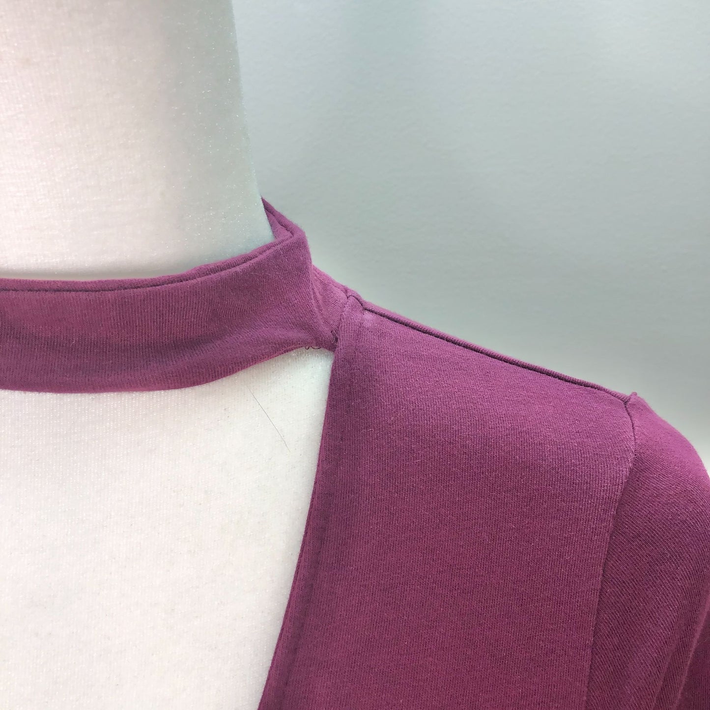 Express Womens Small Burgundy LS Top Stretchy Choker Collar