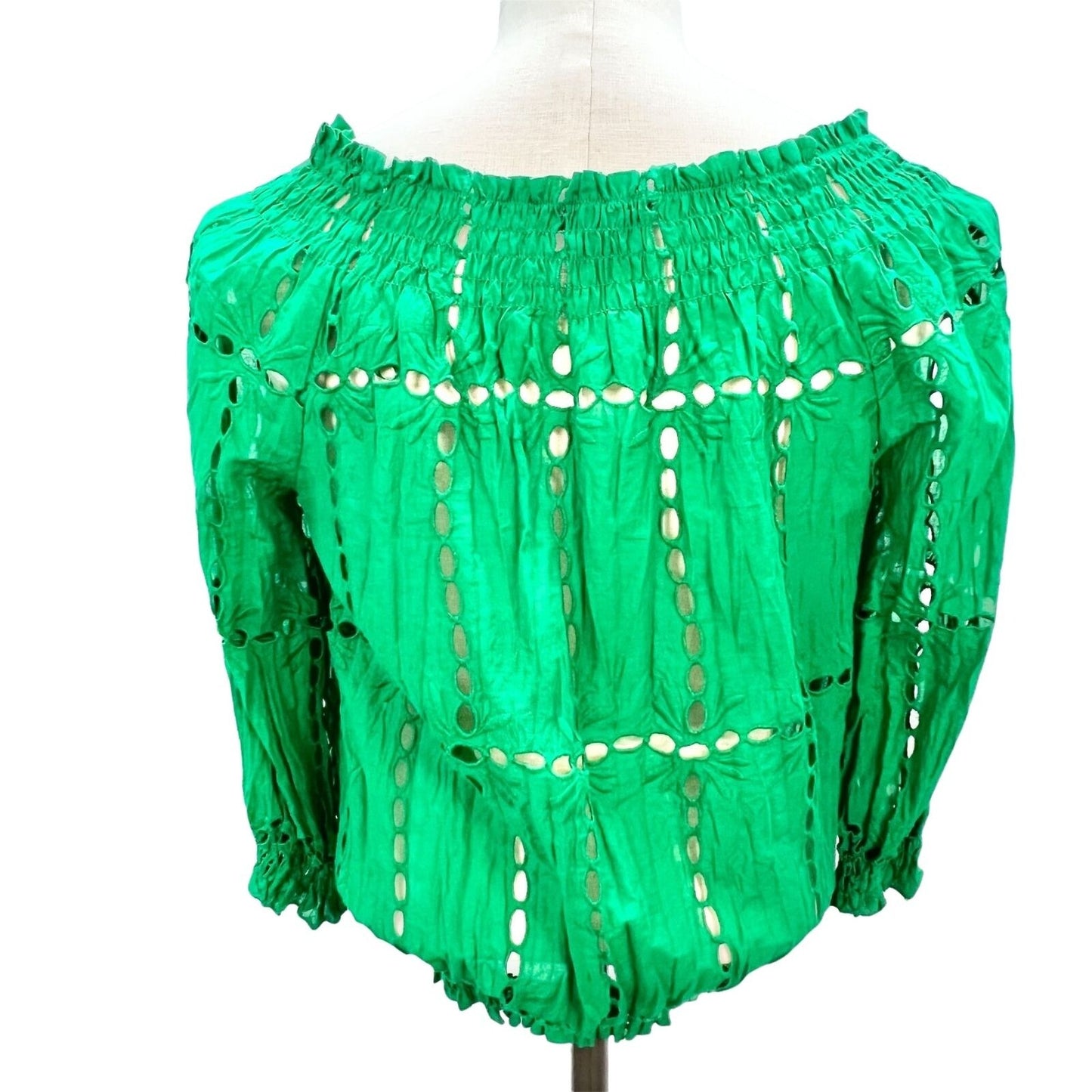 XTRA - INC Macys Size 4 Green Envy Crinkle Top with Eyelets Off Shoulder