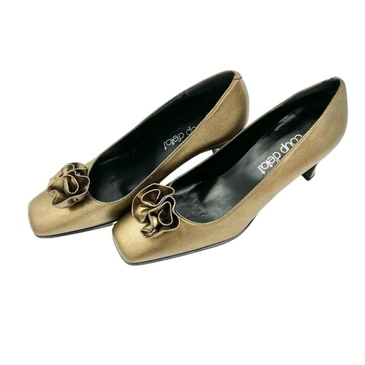 Coup d'etat Pumps 8 Gold 2.5 inch Heel Bow Flower Embellishment