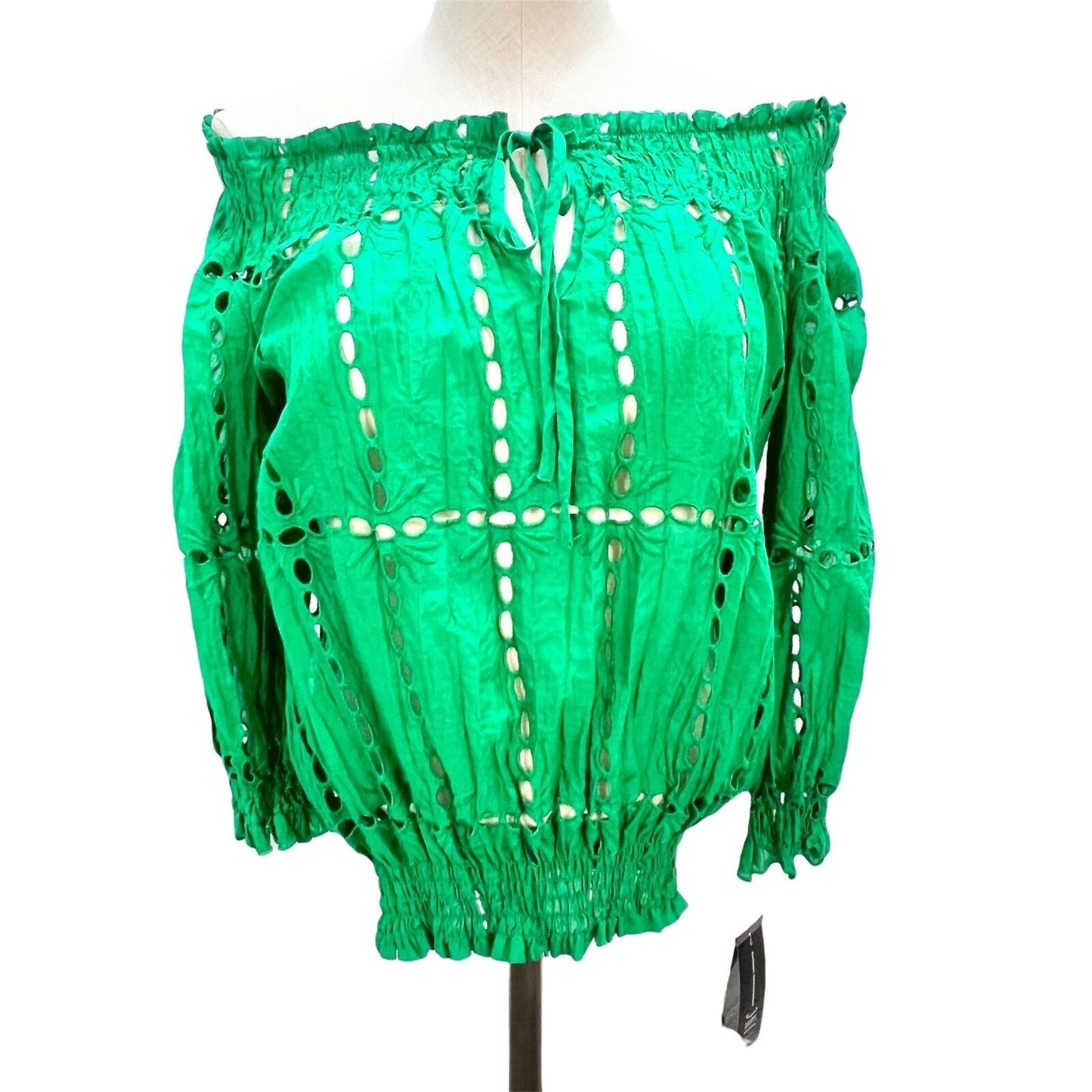 XTRA - INC Macys Size 4 Green Envy Crinkle Top with Eyelets Off Shoulder